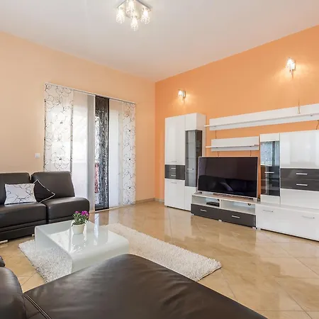 Lukic * Split