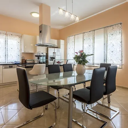 Lukic Apartment *