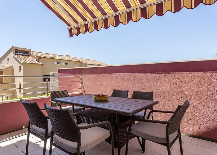 شقة Lukic سبليت