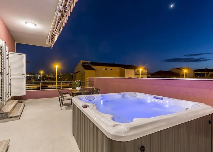 Lukic شقة سبليت